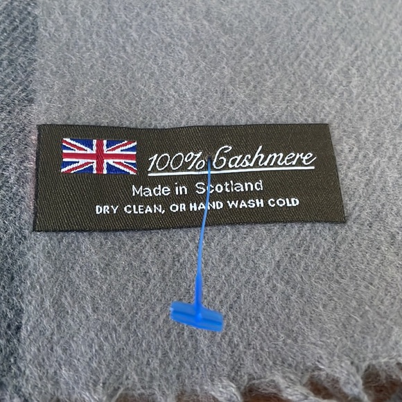 100% cashmere scarf black grey and cream. Brand new. - Picture 5 of 5